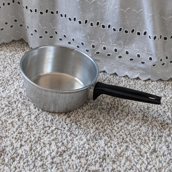🌟 Wear-Ever Aluminum 1 Qt Pot - Picture 1 of 6